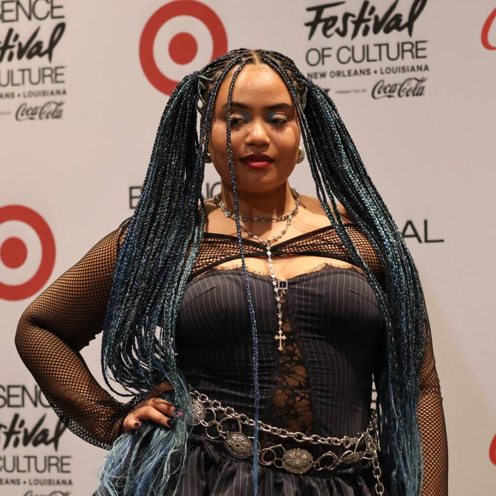 Moliy backstage at the Essence Fest