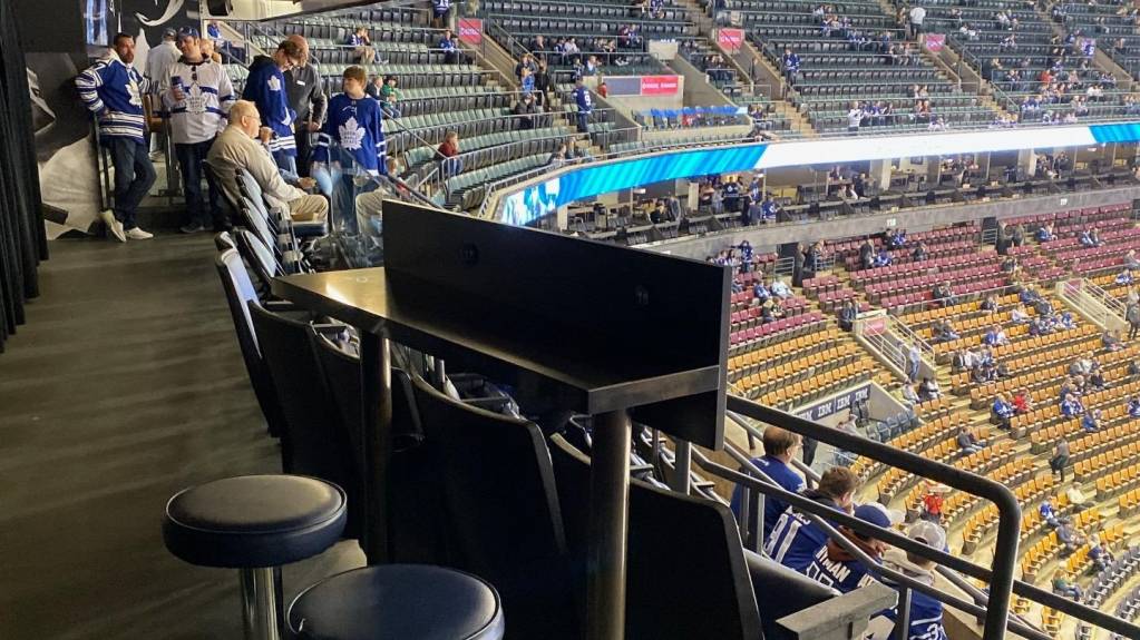 Molson Section Toronto Maple Leafs vs Philadelphia Flyers 5 Jan