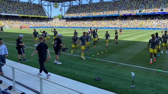 Nashville SC and Philadelphia Union warming up at Geodis Park