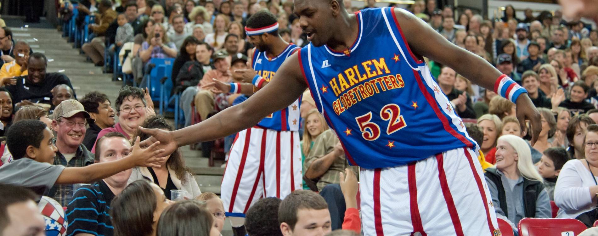 Nate "Big Easy" Lofton greeting fans