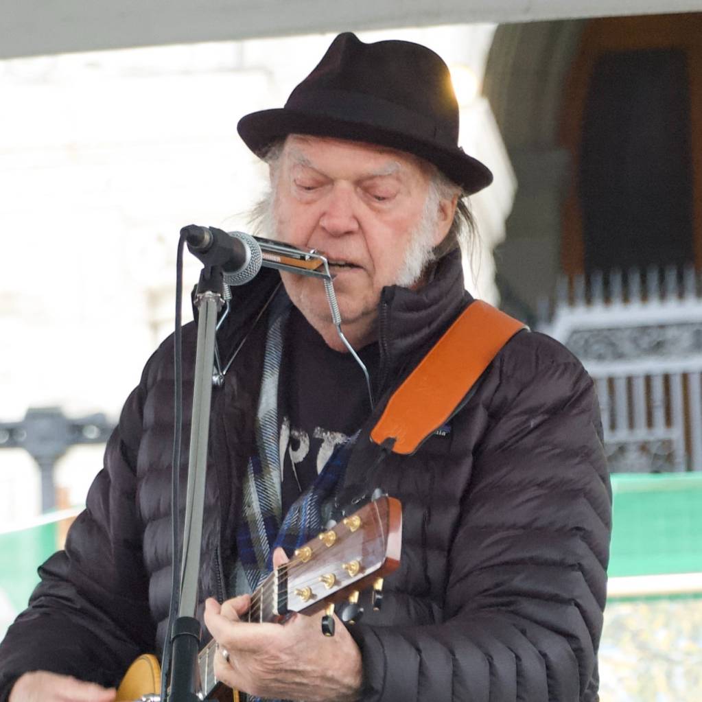 Neil Young playing in support of Fairy Creek activists