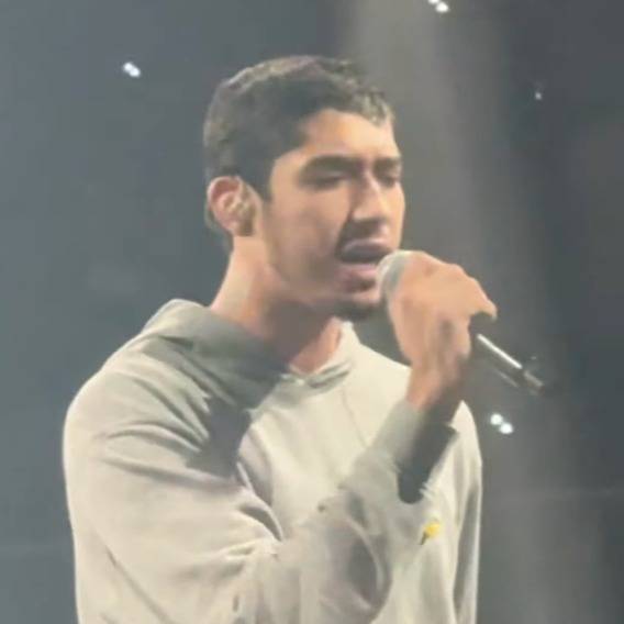 Netón Vega performing in Monterrey