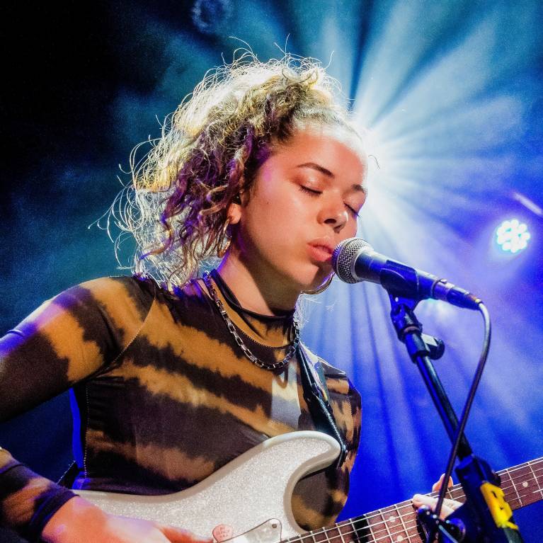 Nilüfer Yanya