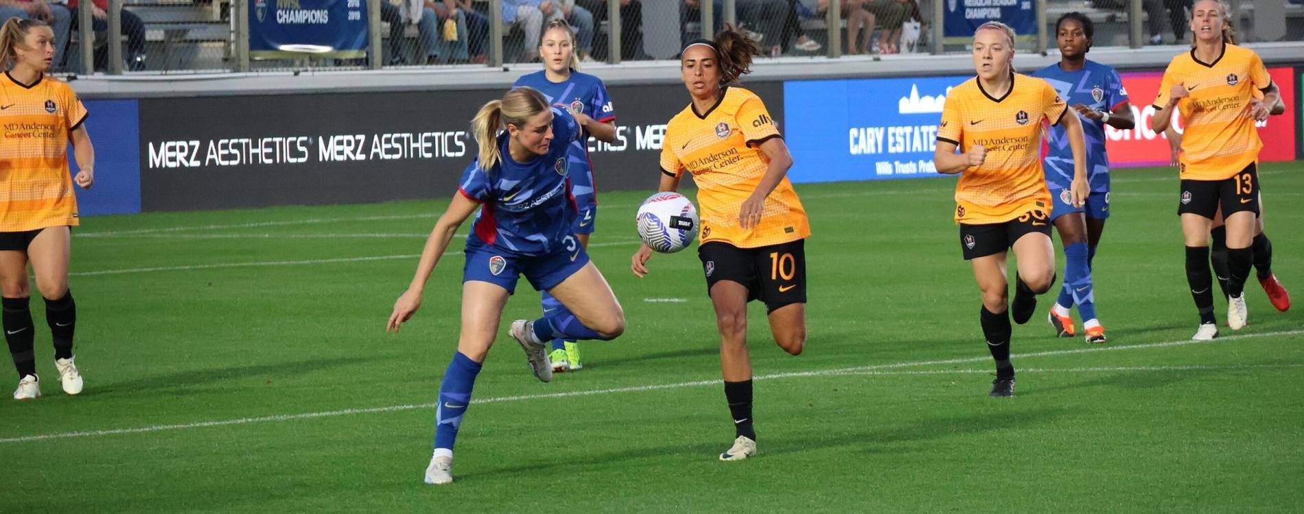 North Carolina Courage playing Houston Dash in the NWSL