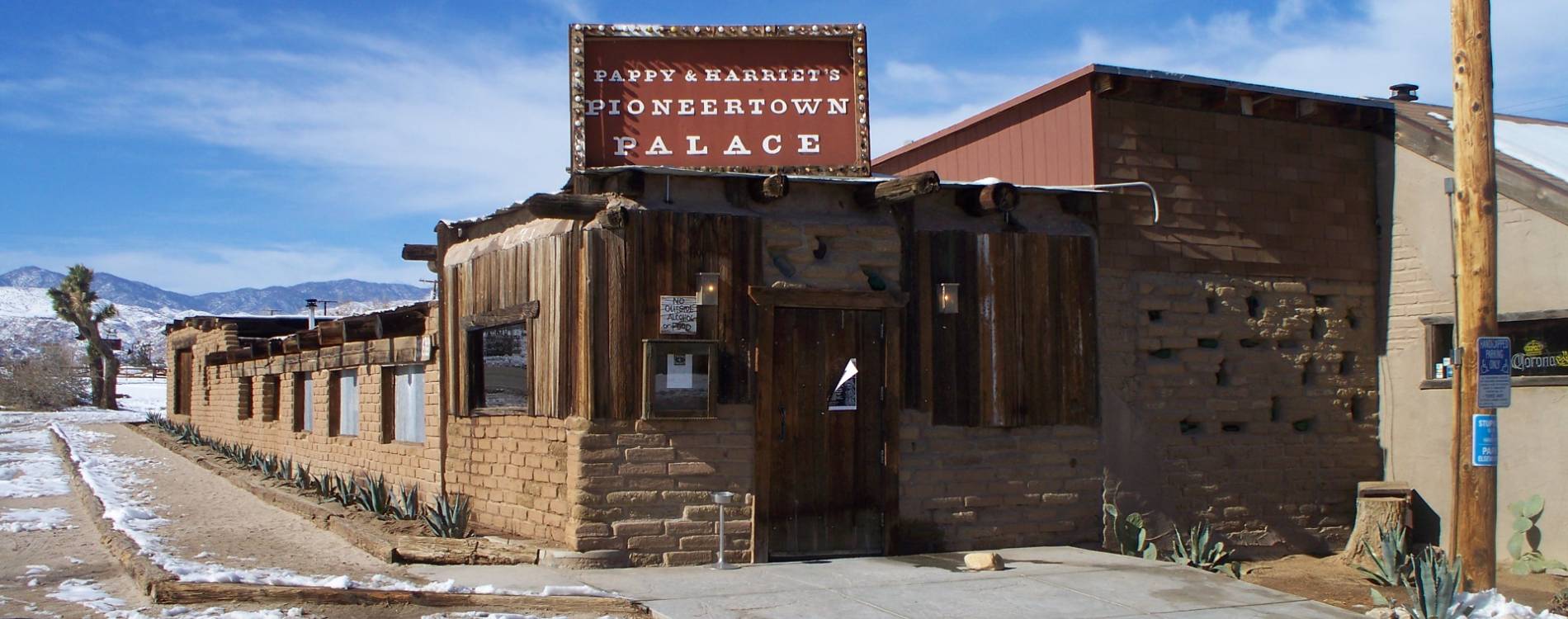 Pappy and Harriets Pioneertown Palace