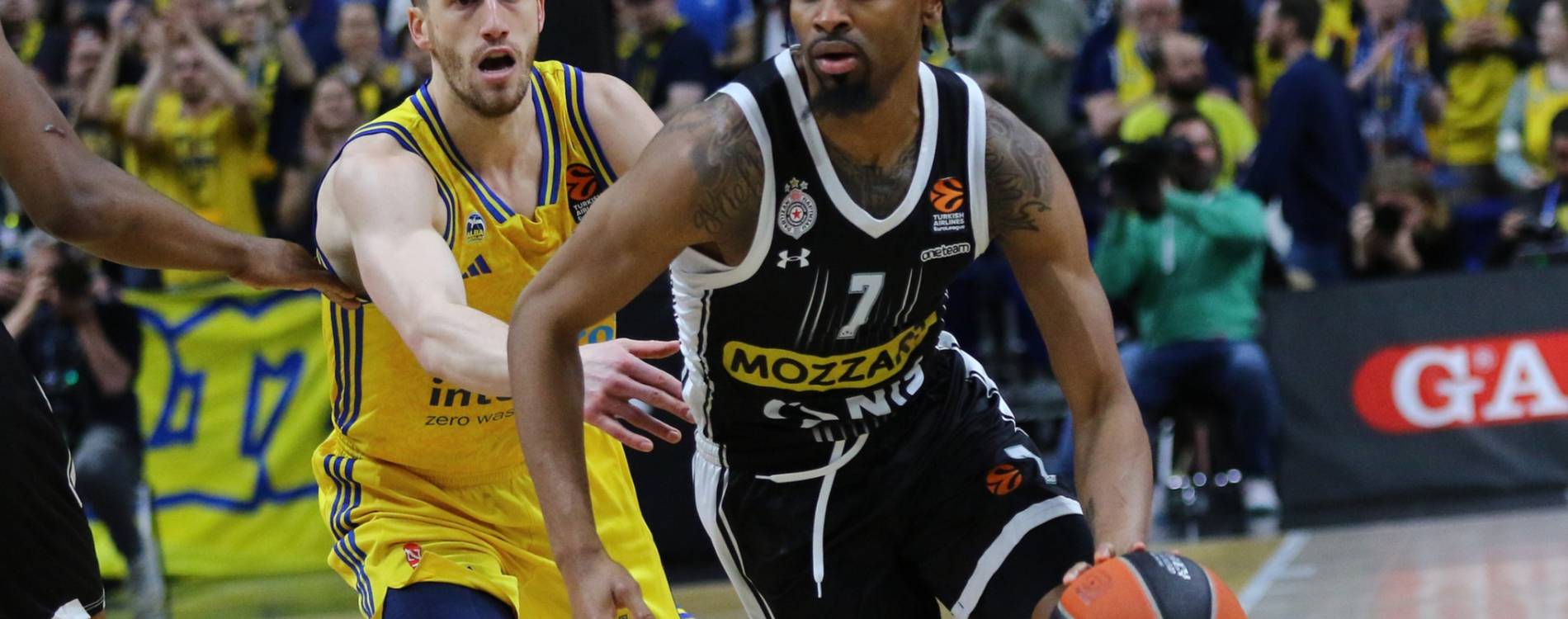 Partizan Belgrade's Kevin Punter dribbles with the ball