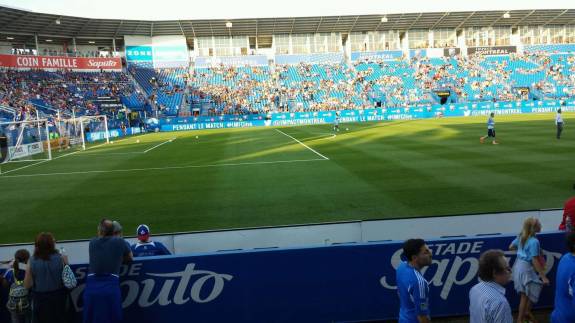 Players warm up ahead of CF Montreal v Sporting KC