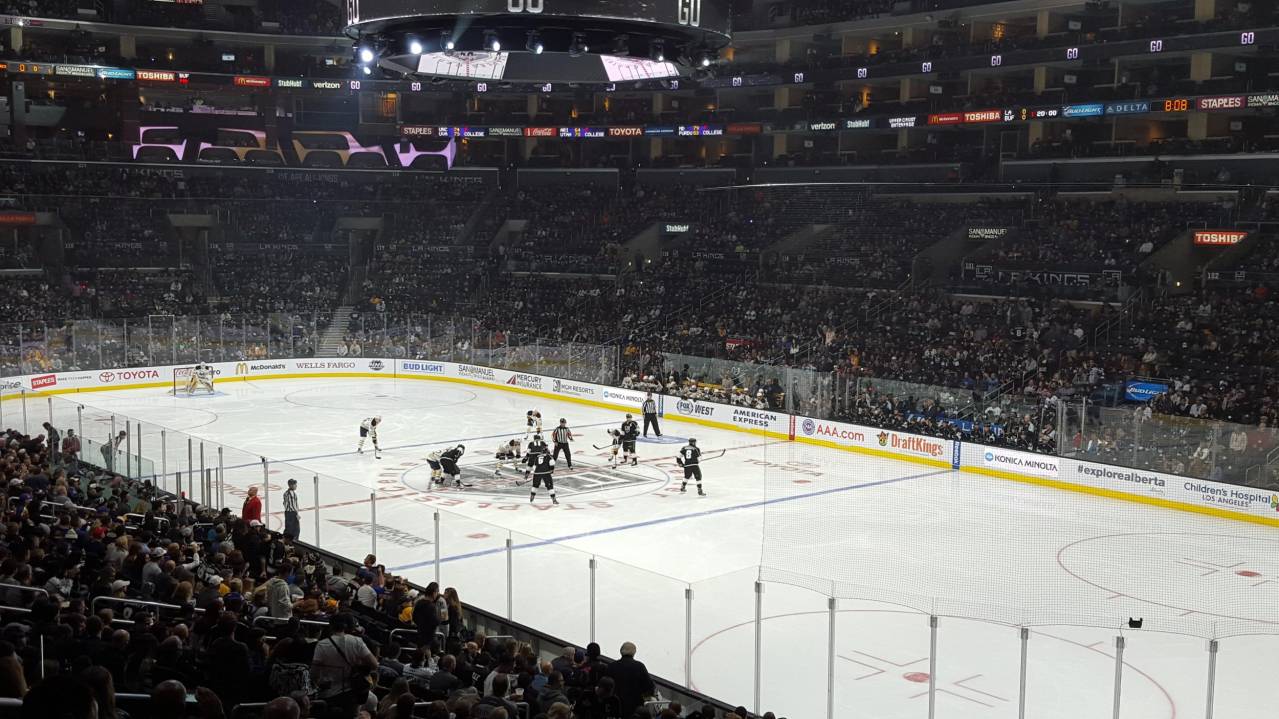 Premier Seating (PR Level) | Los Angeles Kings vs Edmonton Oilers | 26 ...