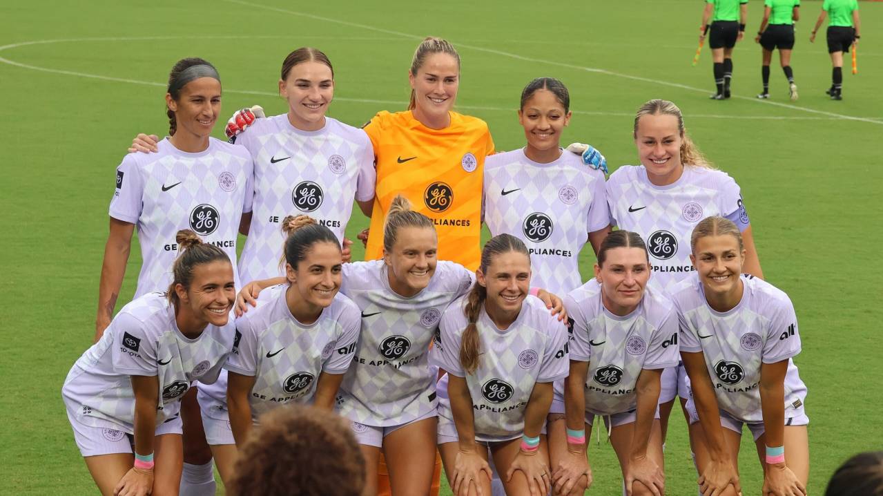 Racing Louisville pose for a team photo