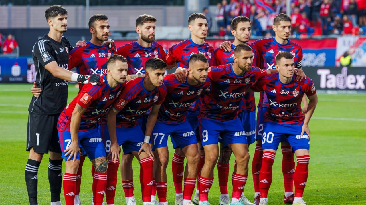 Rakow line up before a match