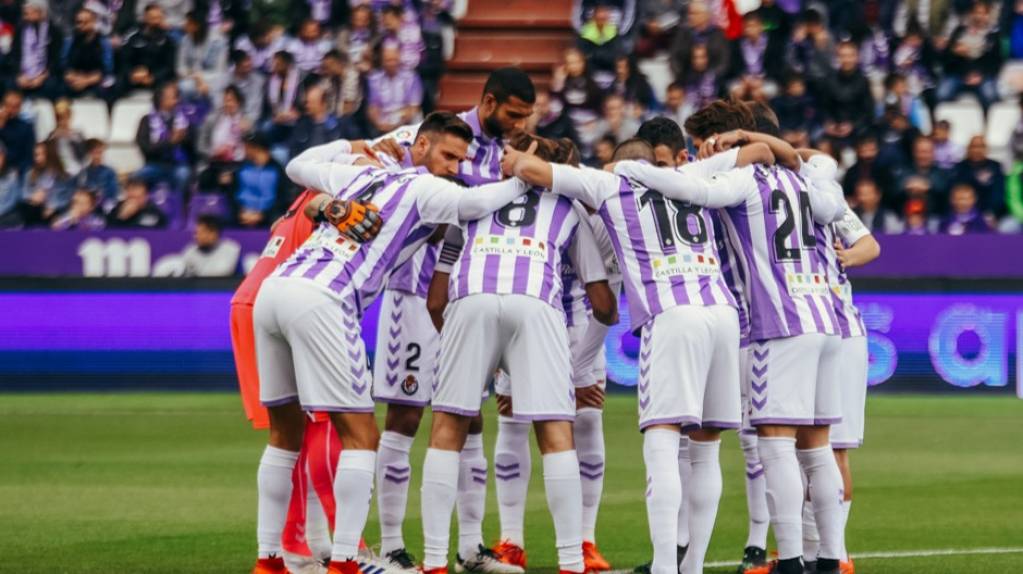 Real Valladolid huddle