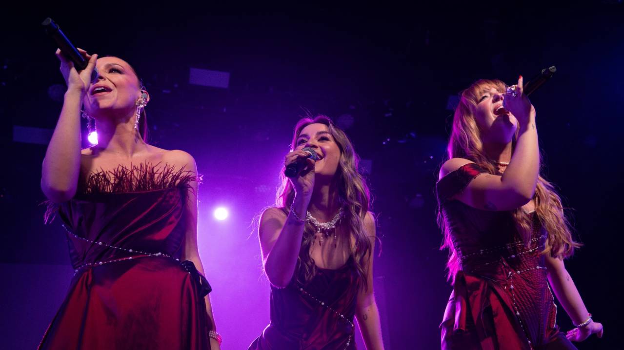 Remember Monday on stage at the Sala La Riviera in Madrid