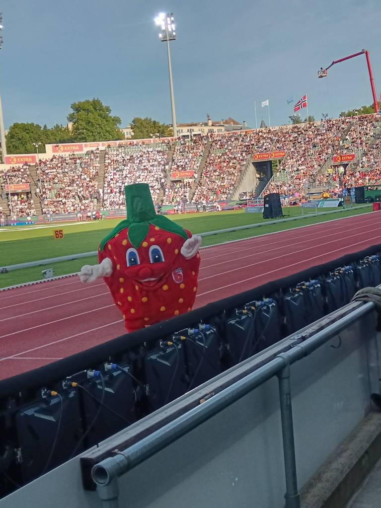 Review: Great seats next to the…