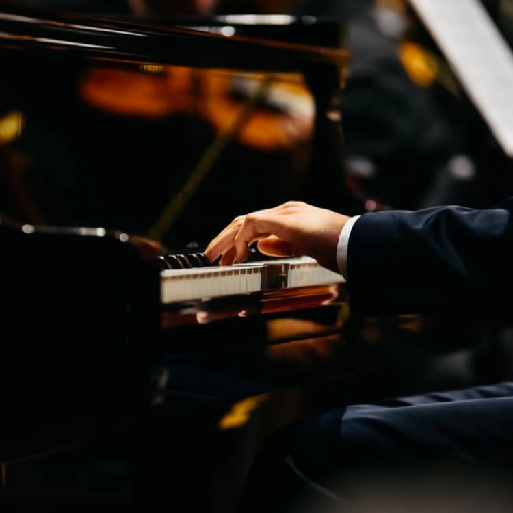 Rhapsody in Blue at Christmas by Candlelight at St James' Church