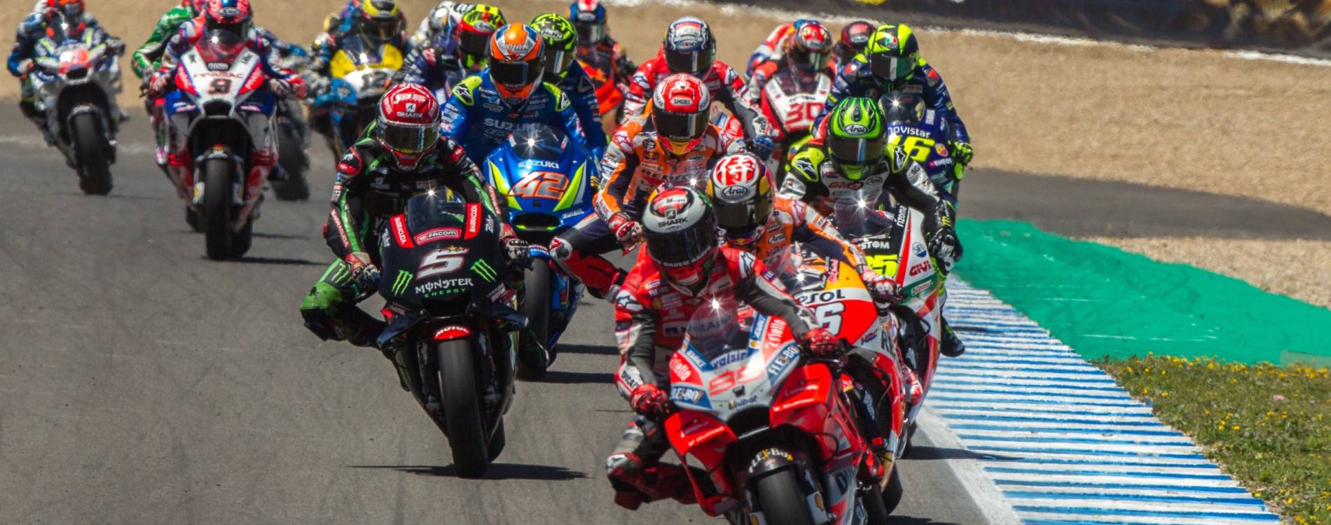 Riders take on the first corner at Circuito de Jerez