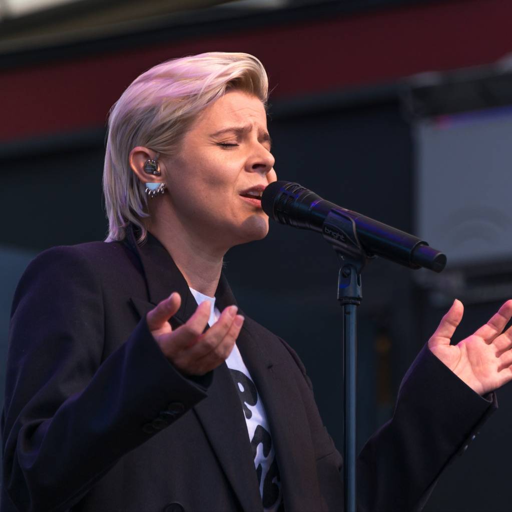 Robyn performing at Fridays for Future