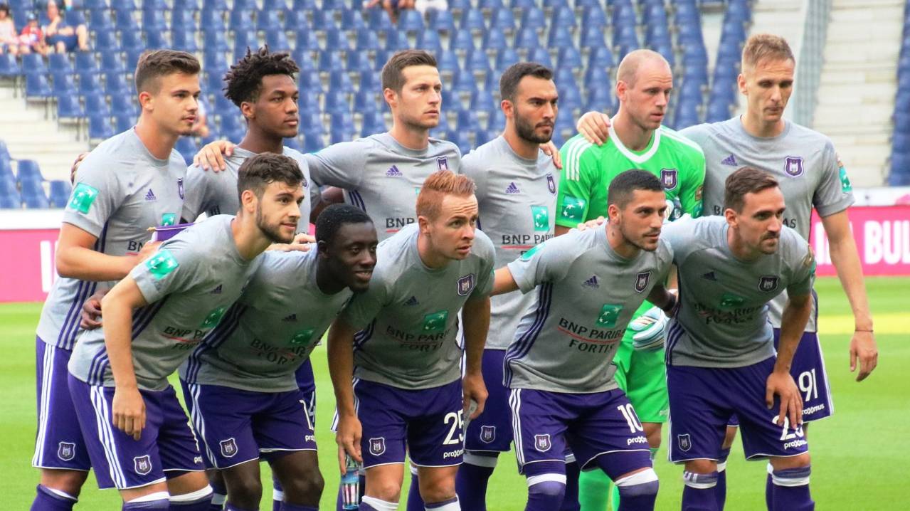 RSC Anderlecht pose for a photo