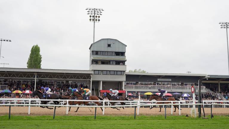 Tuesday Evening Flat Racing