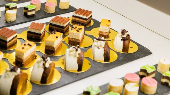 Silver Club 127 food