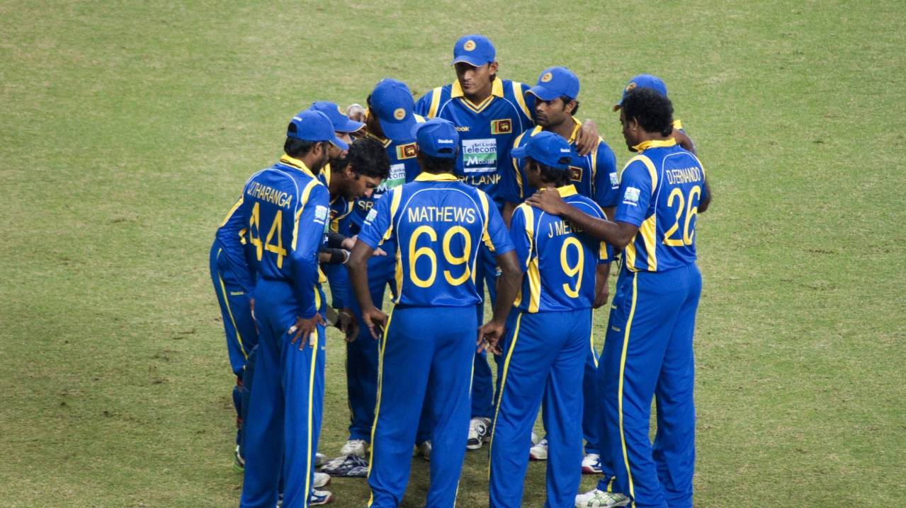 Sri Lanka make a huddle before the game