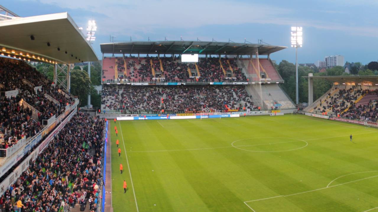 Stade Saint-Symphorien interior