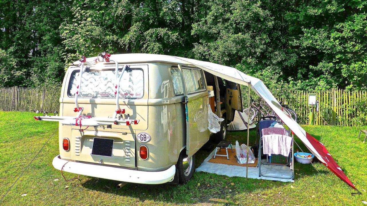 Standard Camping (with Electric Hook-Up)