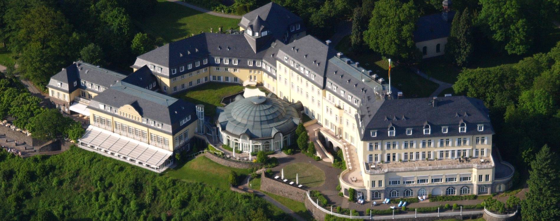 Steigenberger Grand Hotel Petersberg