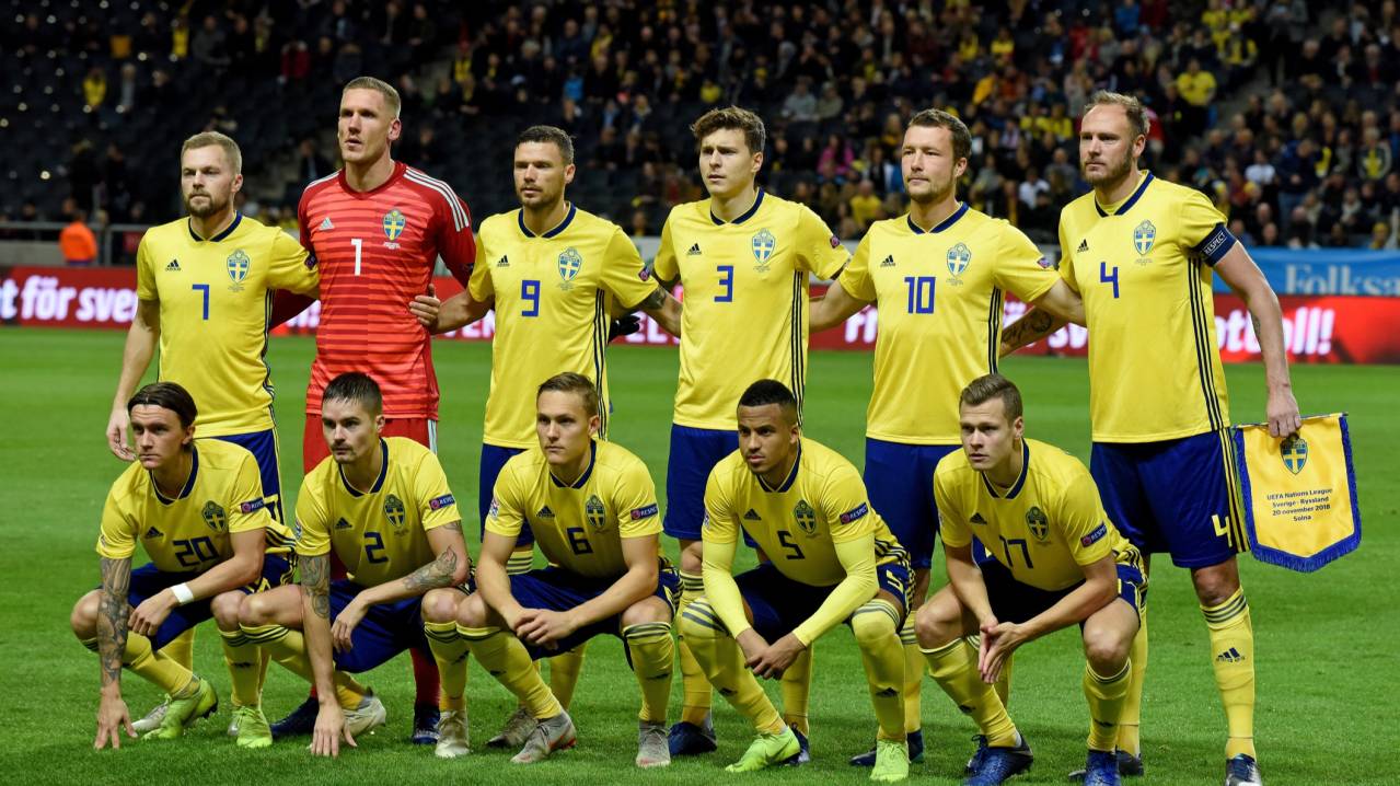 Sweden take a team photo before a UEFA Nations League match with Russia
