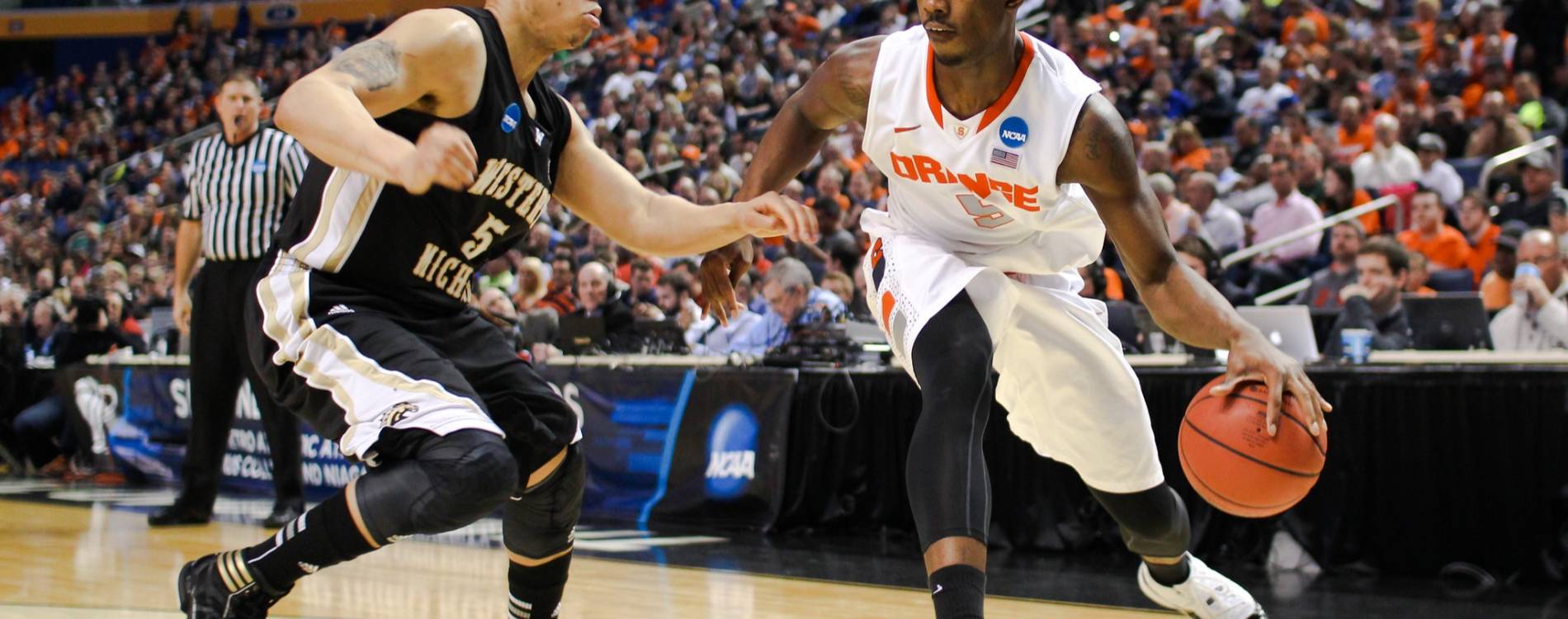 Syracuse face off against Western Michigan