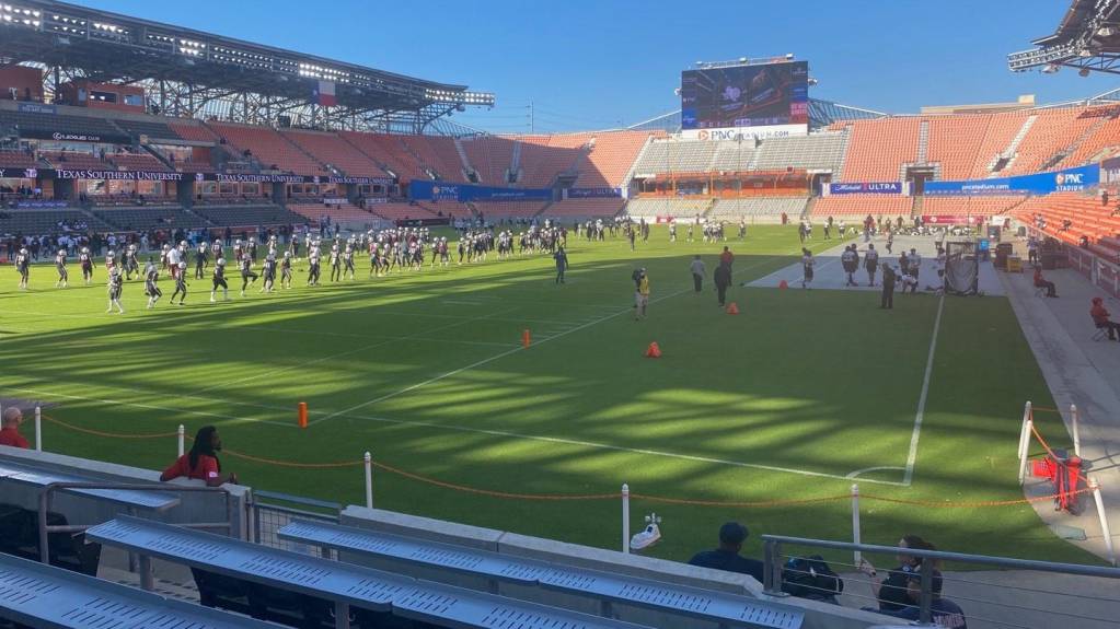 Texas Southern Tigers warming up