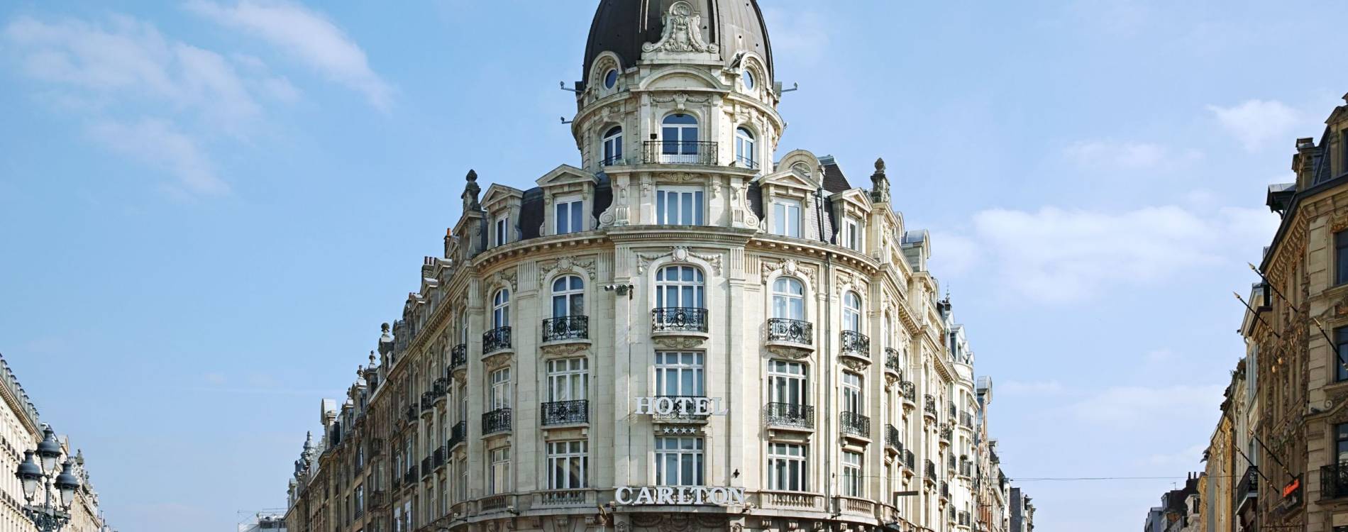 The Carlton hotel, seen from Place du Théâtre, Lille.