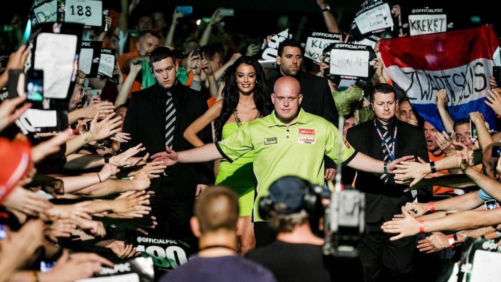 Ticket & Hotel Package: Tables