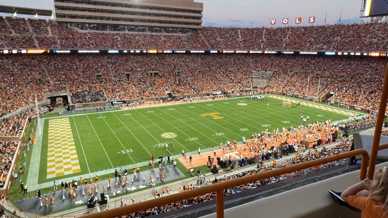 Upper Level (Sections AA-ZZ15) | Tennessee Volunteers