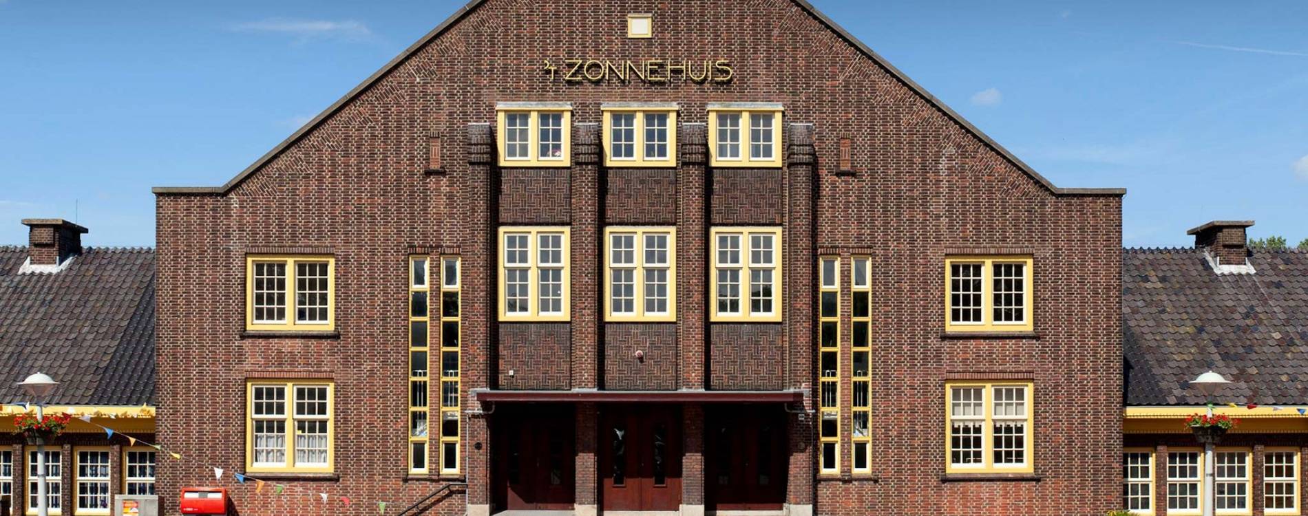 Voorgevel van het Zonnehuis