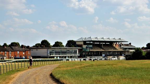 Warwick Racecourse from the centre course
