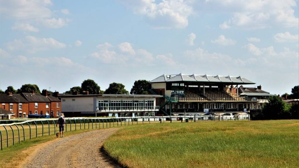 Warwick Racecourse from the centre course