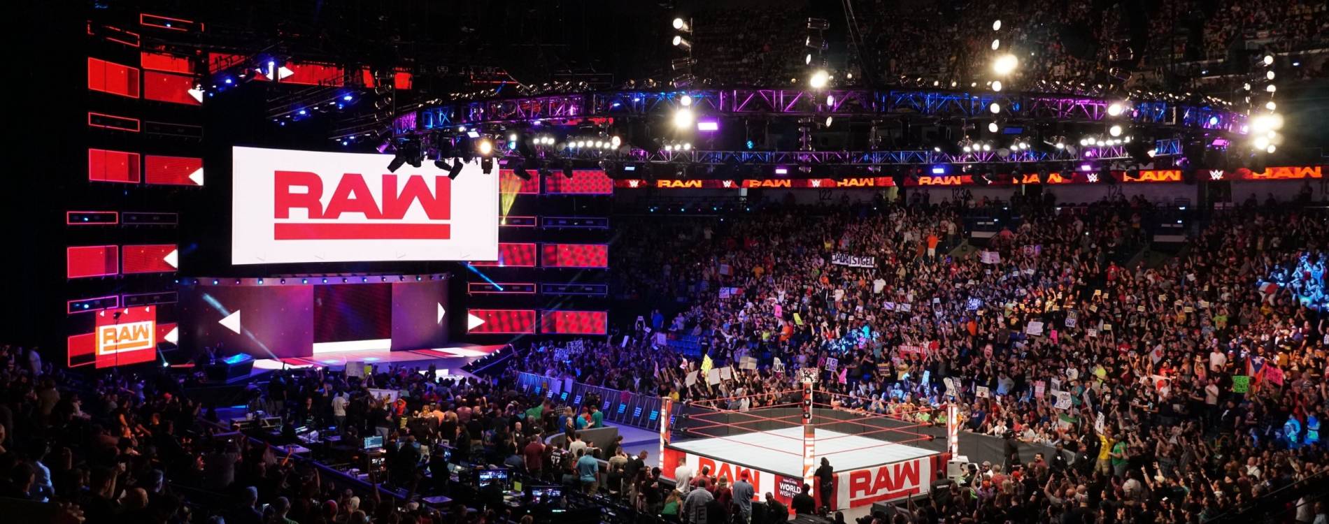 WWE RAW Live Show